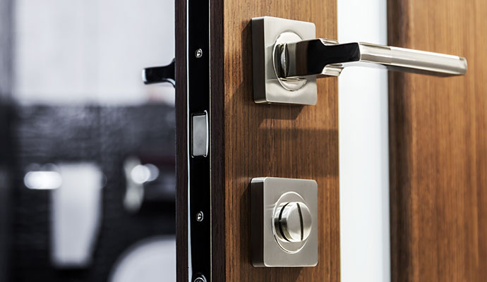 High-end modern door handle and deadbolt