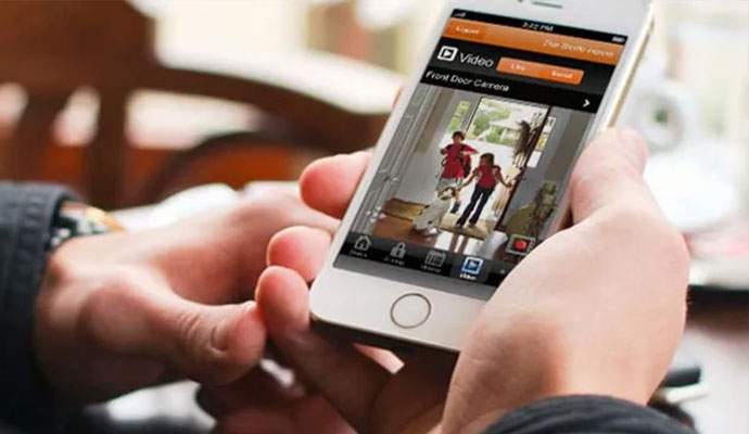 Remote home security monitoring on a smartphone