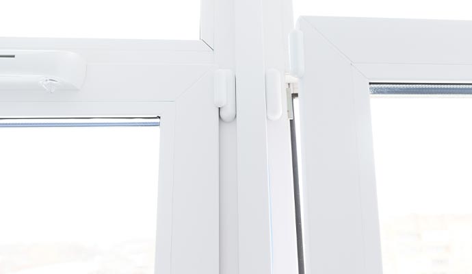 Installed door contact sensor