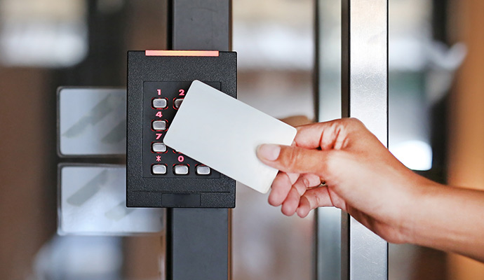 Electronic keycard door access control