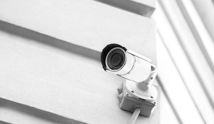 Wall-mounted outdoor analog bullet camera