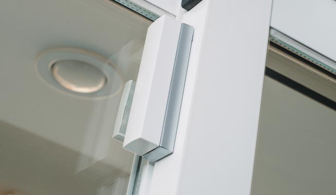 Wireless acoustic glass break detector.